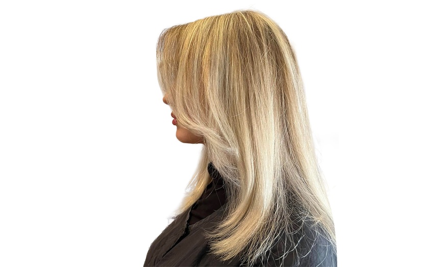 Image 3: Haircut and Highlights with Conditioning and Blow Dry Options