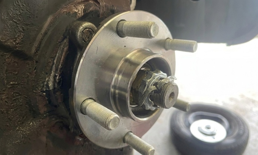 Image 5: Professional Oil Changes to Protect Engine & Keep Vehicle Running
