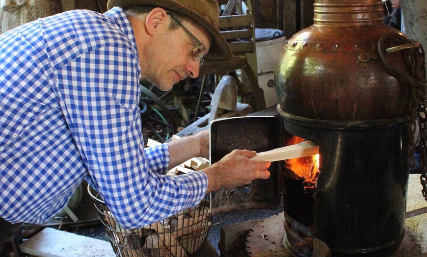 Image 1: Gin, Rum oder Whisky selbst brennen für bis zu 10 Personen