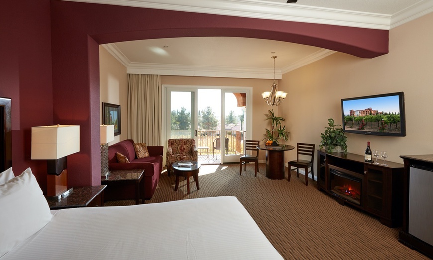 Image 6: Member-Only Deal: Sip, spa & stay - Temecula vineyards