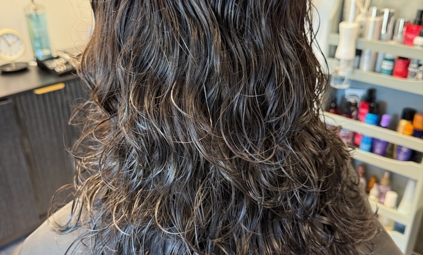 Image 9: Enhance Yourself with a Haircut and Conditioning Treatments