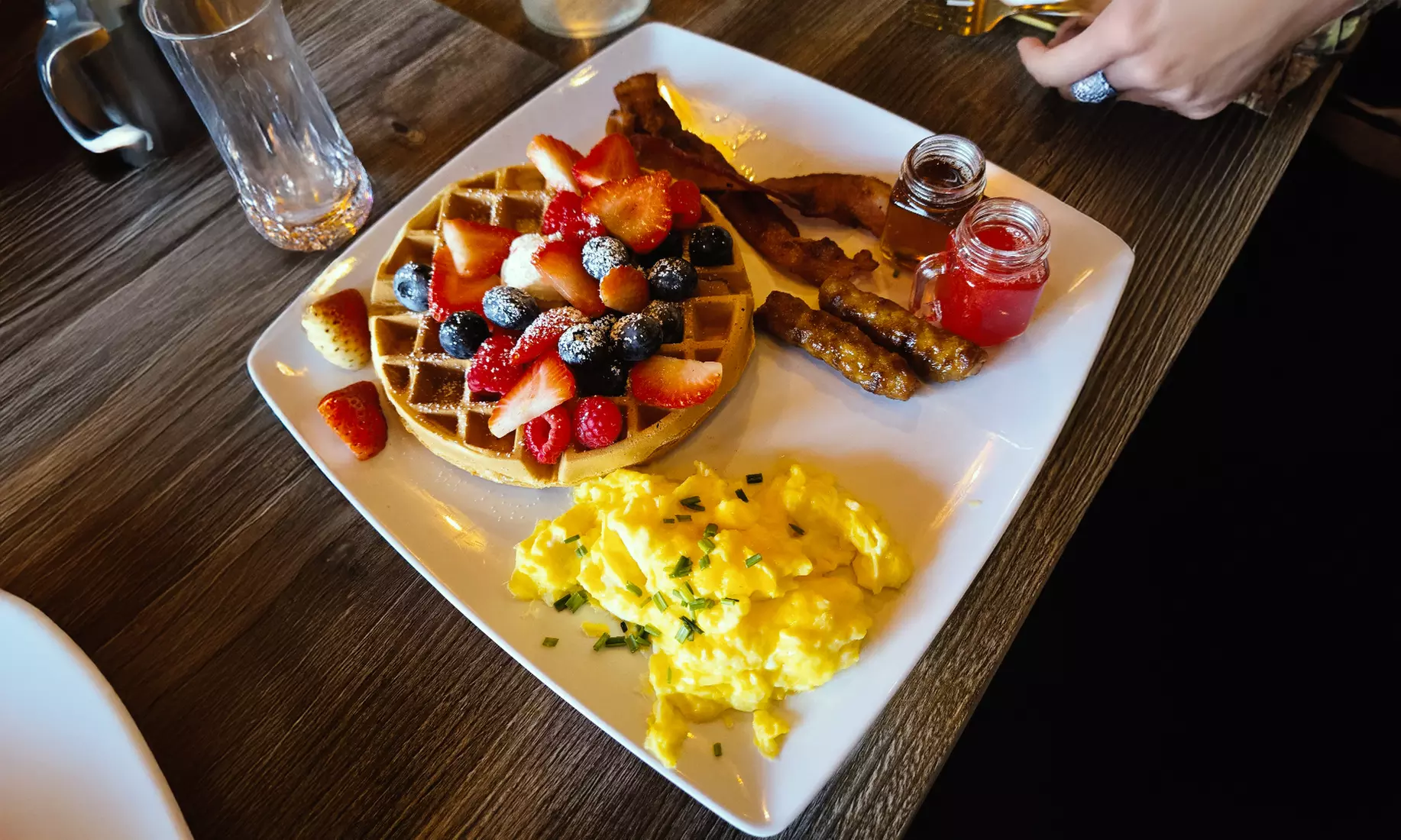 Brunch Package for 1, 2 or 4 – Includes Entrées, Drinks & Pastries