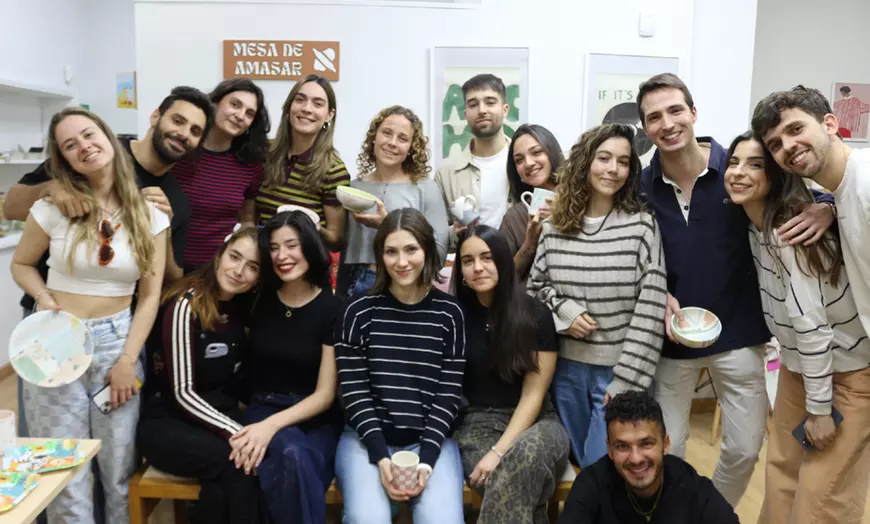Image 2: Taller creativo de cerámica a elegir con bebida para 1, 2 o 4 personas
