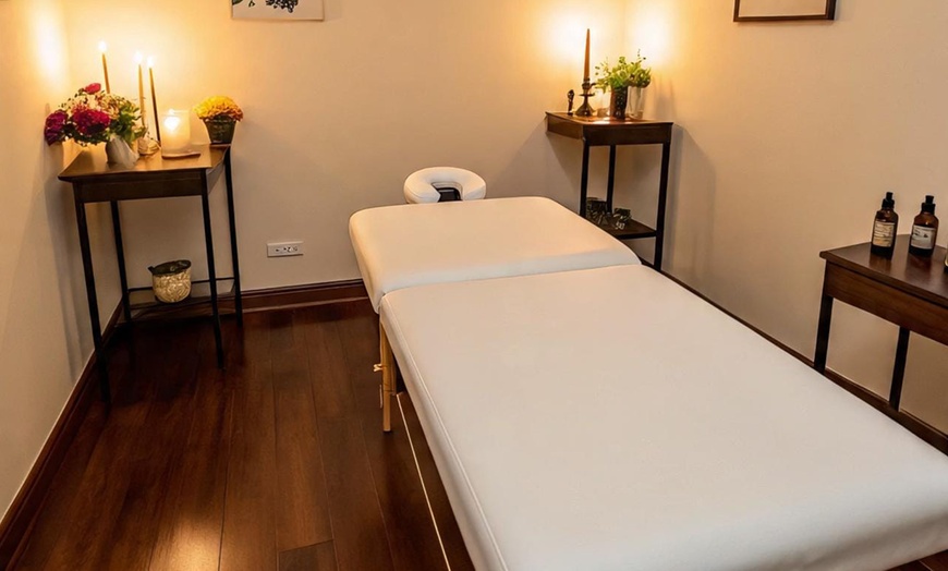 Image 5: Masaje relajante en pareja o a cuatro manos con duración a elegir