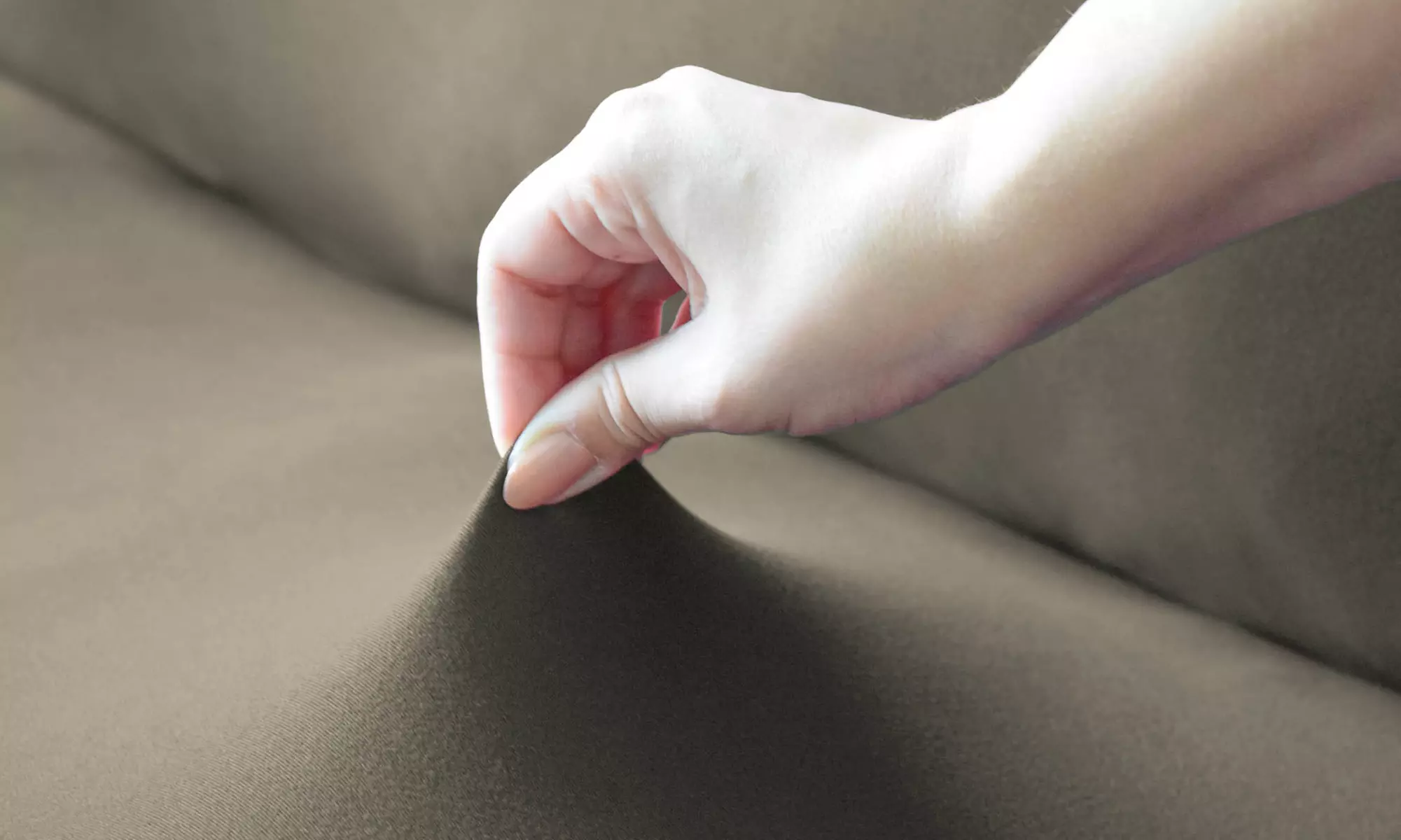 Elastischer Sofa- oder Sesselbezug „Dahlia”