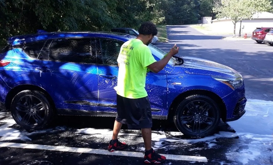 Image 7: Ultimate Car Detailing With Crystal Clear and Aqua Shine Deluxe Detail 