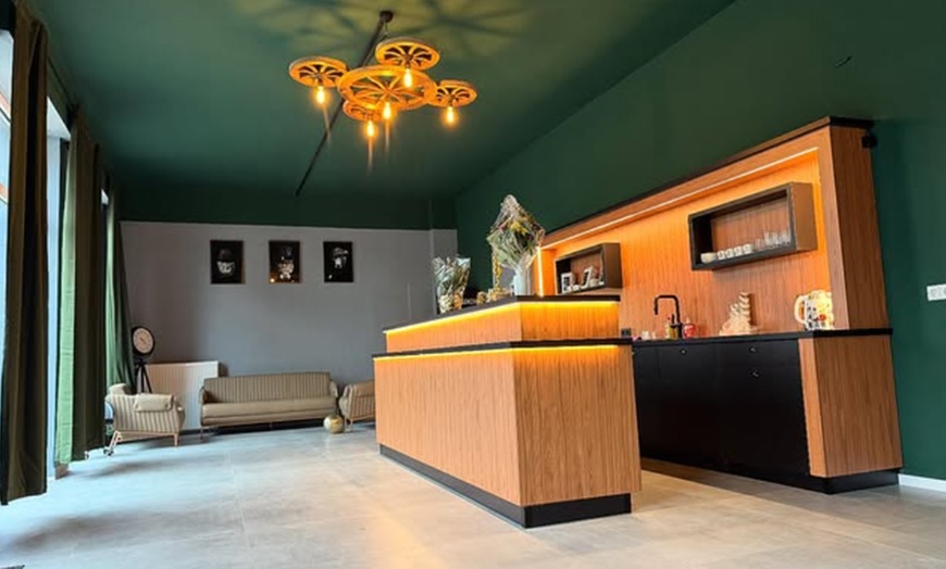 Image 3: Verwöhnprogramm für Ihn: Maniküre und/oder Pediküre für 1 Herrn