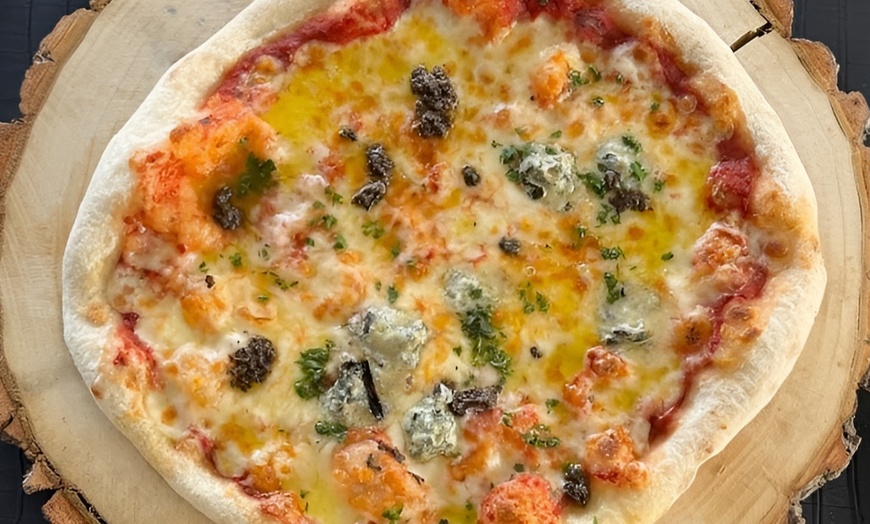 Image 3: Verse pizza's en frisdrank om af te halen en thuis van te genieten