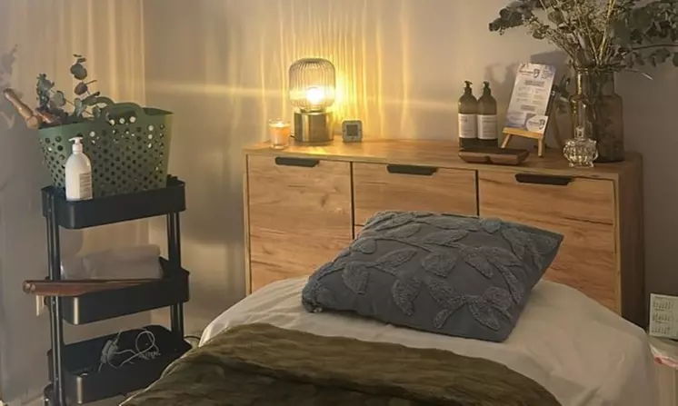 Masaje con piedras calientes 1 h o con Kobido 1.30 h para 1 persona