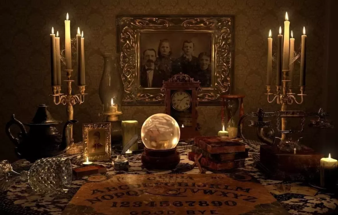 Voyance par messages ou téléphone avec KRISTELLE