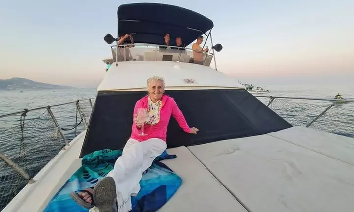 Crucero de 2 horas en yate para avistamiento de delfines con bebida