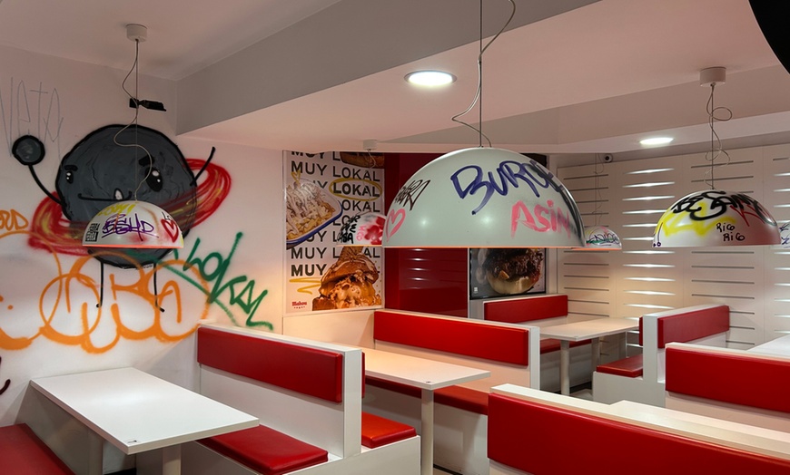 Image 9: Menú de burgers a elegir con bebida, entrante y postre opcionales