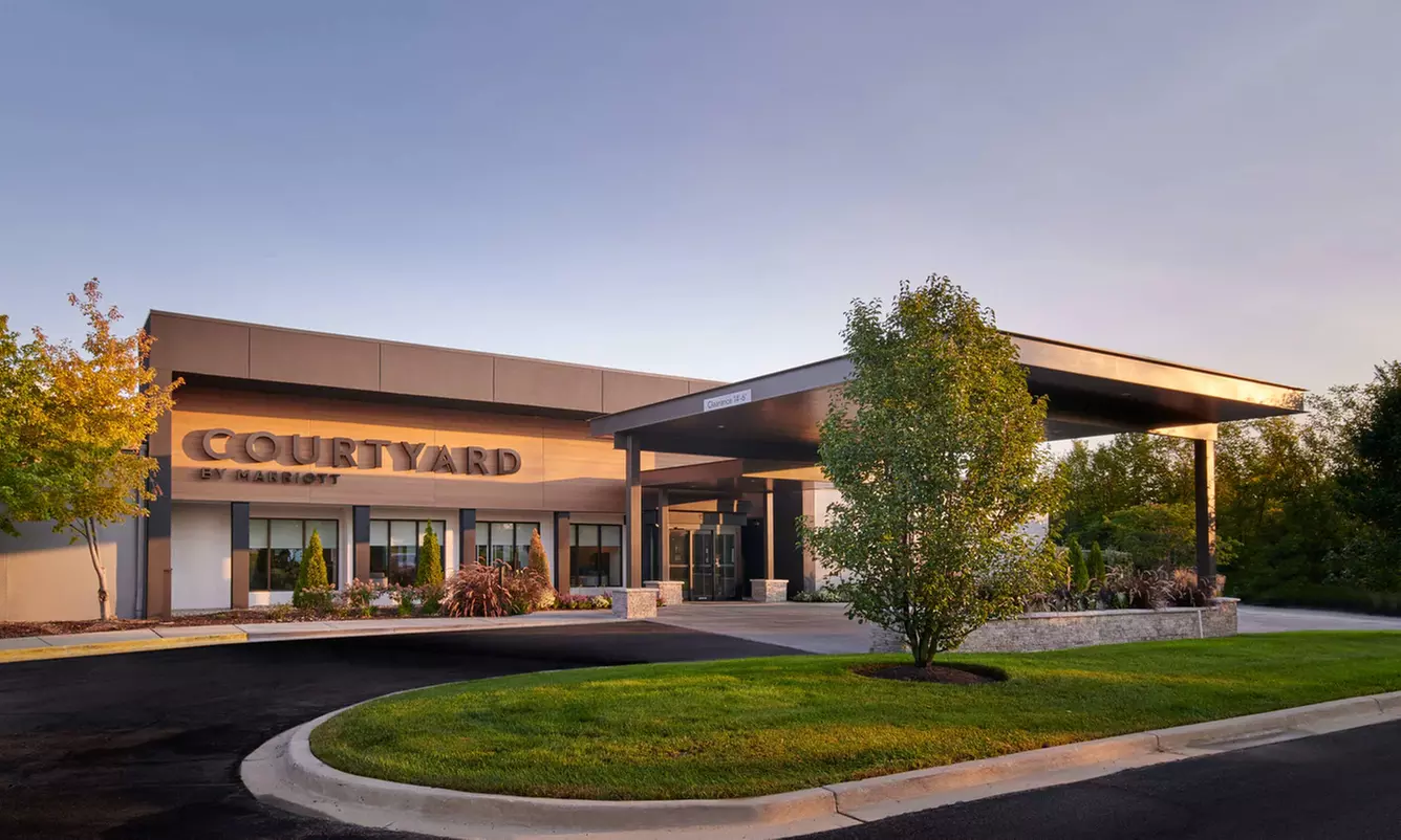 Relax in Comfort Just Minutes from Chicago's Famed Music Venue