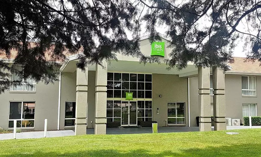 Image 2: Sip, Stay & Unwind: Canberra Getaway at Ibis Styles
