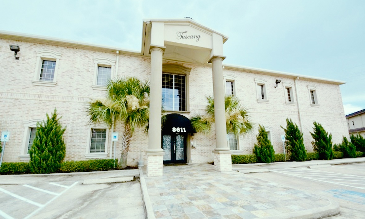 Get Your Glam On: Haircut with Shampoo and Styling at Jian Carlos Hair