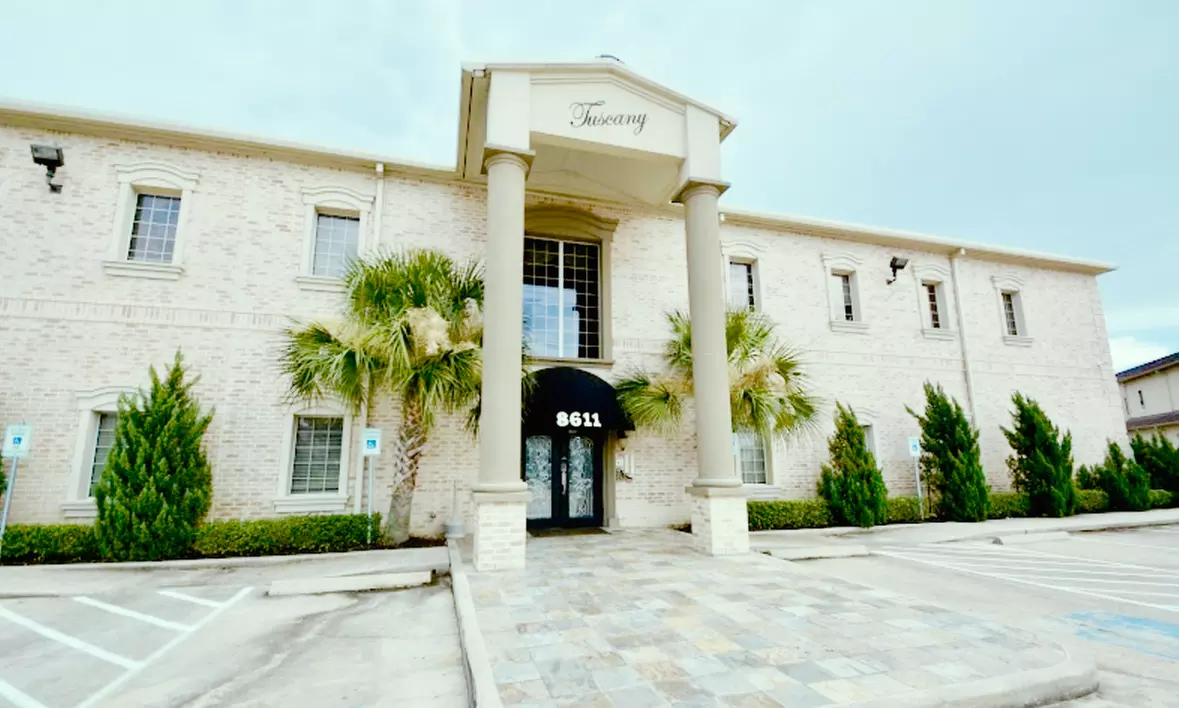 Snip Into Something Stylish with One Haircut with Shampoo and Styling at Jian Carlos Hair ( Up to 55% Off ) - Primary Image