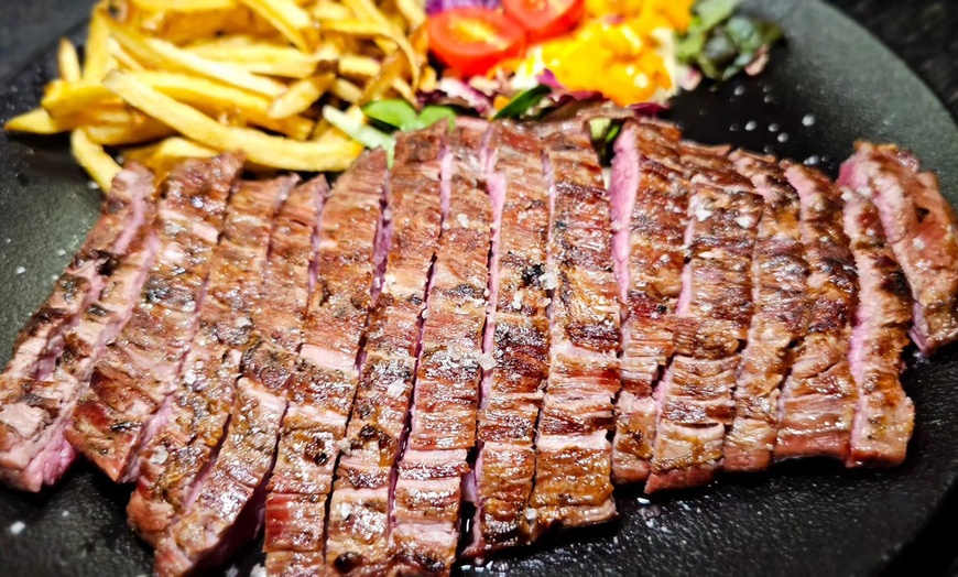 Image 29: Menú de cocina al grill para 2 o 4 con entrante, postre y bebida