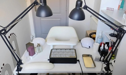 Beauté des mains mixte et pose de vernis semi-permanent