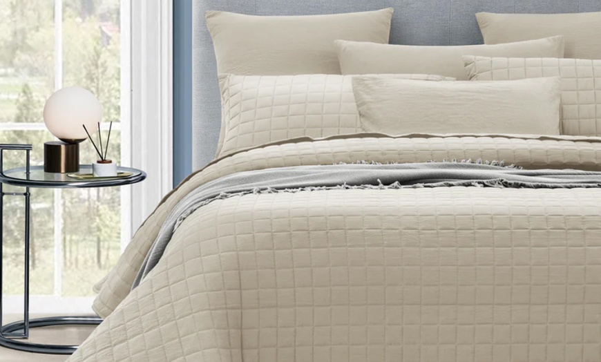 Image 3: 7 pcs Vintage Stone Wash Comforter Set