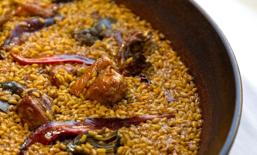Image 19: Paella para 2 o 4 personas con entrante, postre y bebida