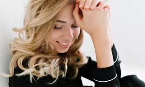 ¡Menuda melena! Sesión de peluquería completa con mechas babylights, balayage o ambas, ahorra hasta un 42%