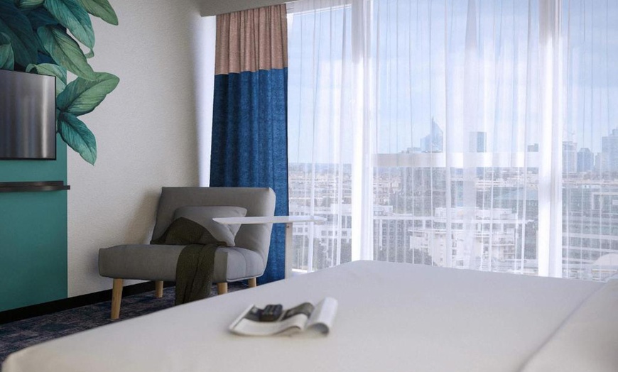 Image 2: Val-d'Oise, Bezons: Double Room with Breakfast