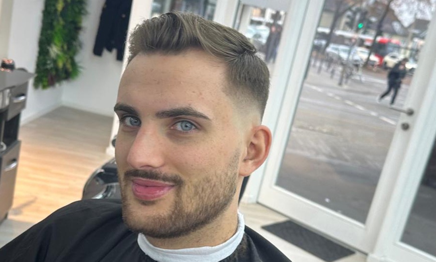 Image 13: Herren-Haarschnitt opt. inkl. Bart-Pflege für 1 Person