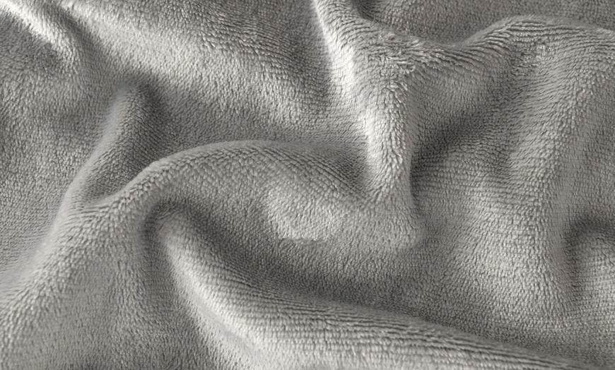 Image 8: Manta polar de doble cara de felpa y sherpa suave