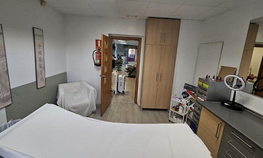 Image 4: 2 o 4 sesiones reductoras: maderoterapia, vacumterapia y presoterapia 