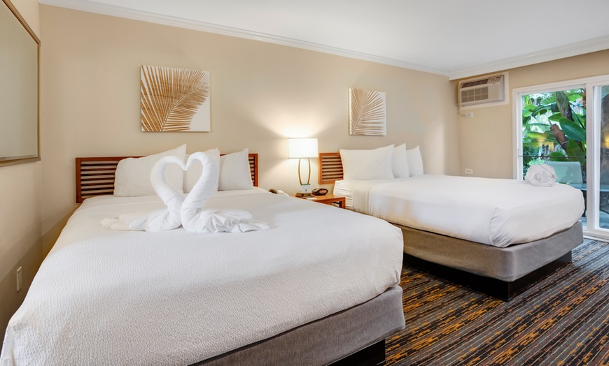 Image 21: Waterfront Resort on Mission Bay with Two Heated Pools