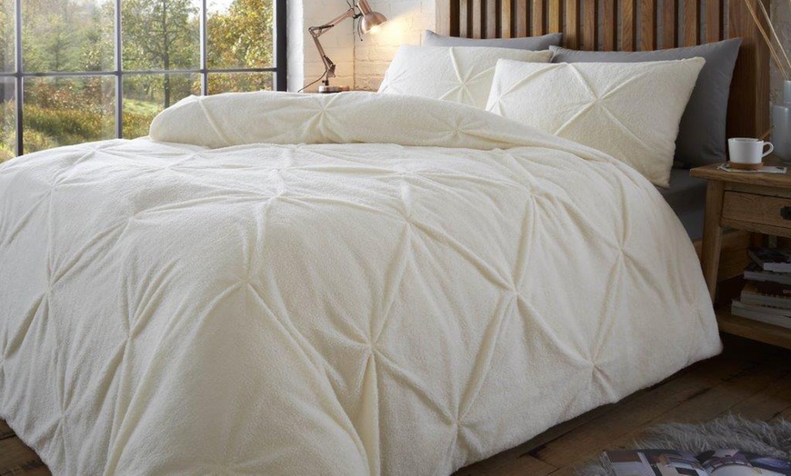 Image 15: Gaveno Cavailia Teddy Chiswick Duvet Cover Set or Teddy Fitted Sheets