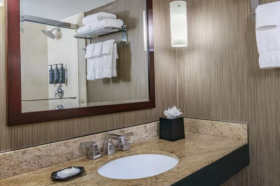 4-Star Hotel Stay in Downtown Atlanta with Pool and Dining Options