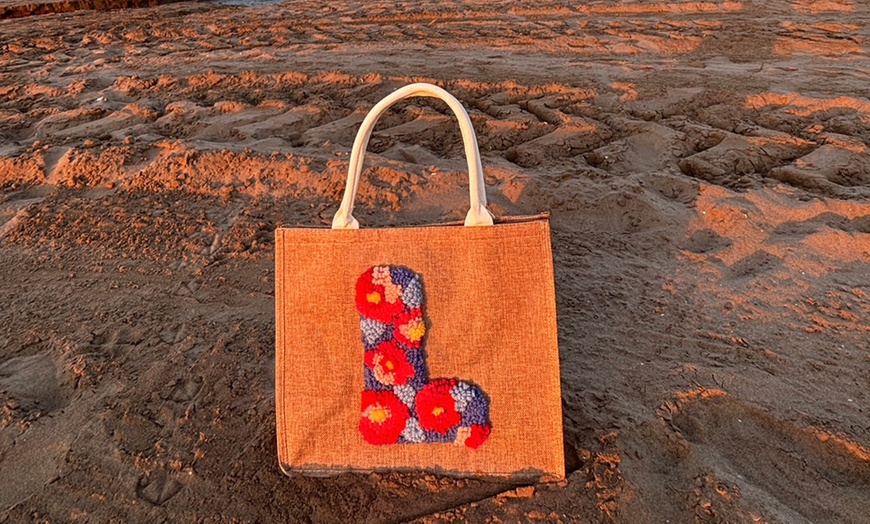 Image 7: Taller para crear tu bolso personalizado con barra libre de vino