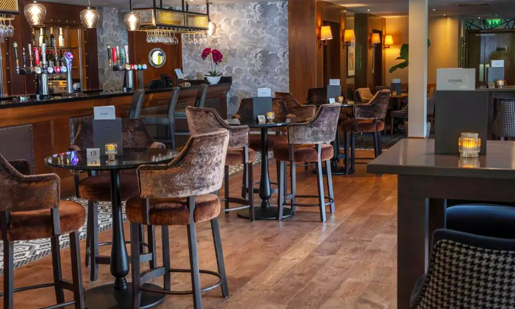 Winchester, Hampshire: Spa Stay with Breakfast, Dinner & Spa Treatment