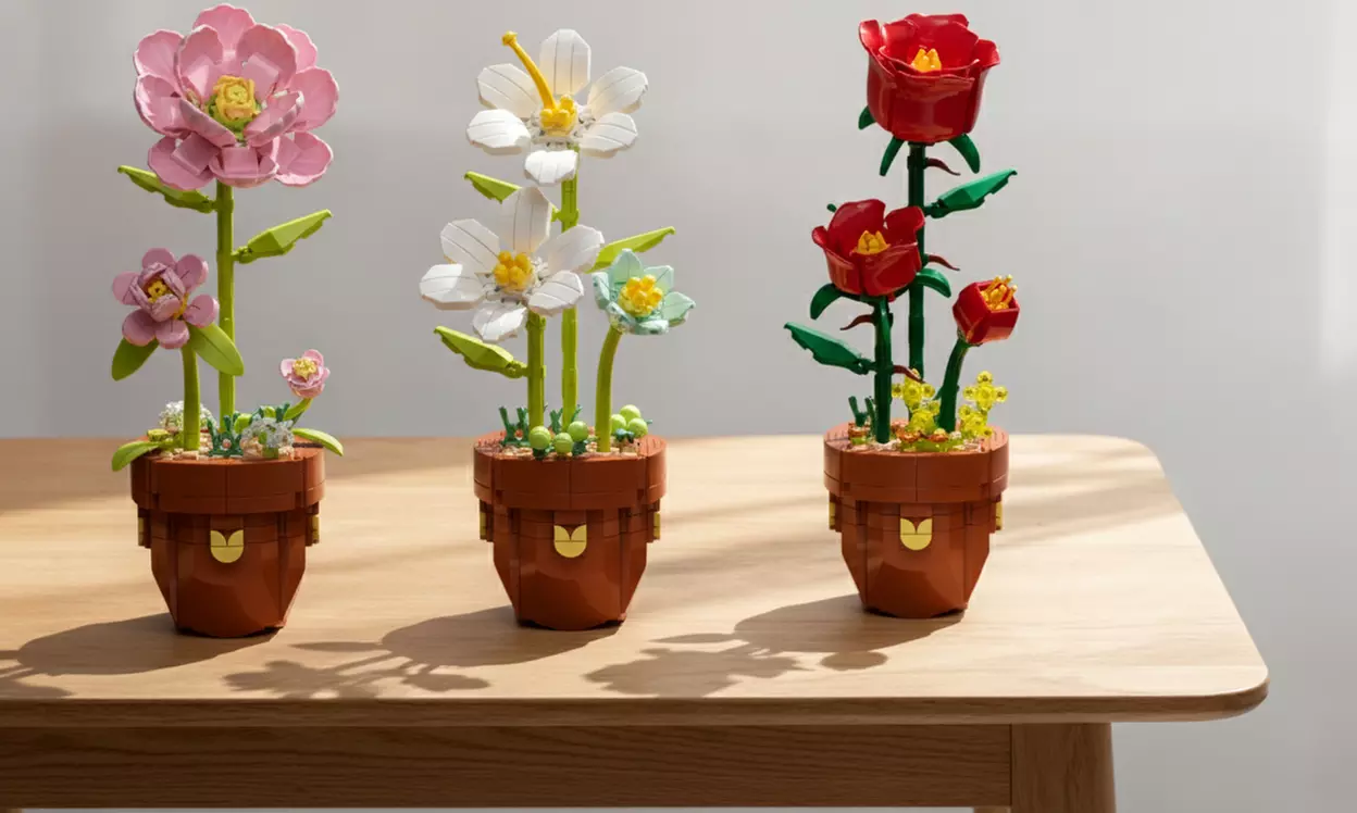 Kit de construction florale créative avec pièces détaillées, fleur au choix - Primary Image