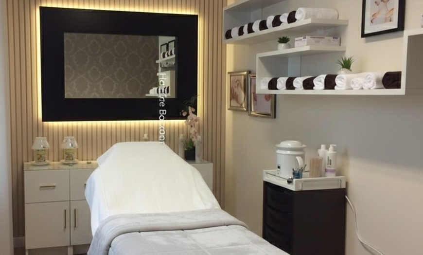 Image 2: Deep-Cleansing Steam Facial for Glowing, Radiant Skin