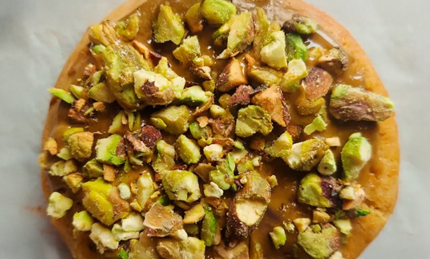 Image 2: Combo con 2 galletas rellenas, 2 empanadas y 2 bebidas