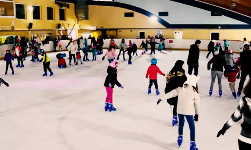 Patinaje sobre hielo para niños y adultos con patines incluidos