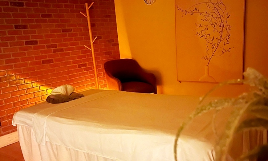 Image 5: 1, 2 or 3X Sessions of Choice-of-Massage (60 Min) + Hot-Stones & More