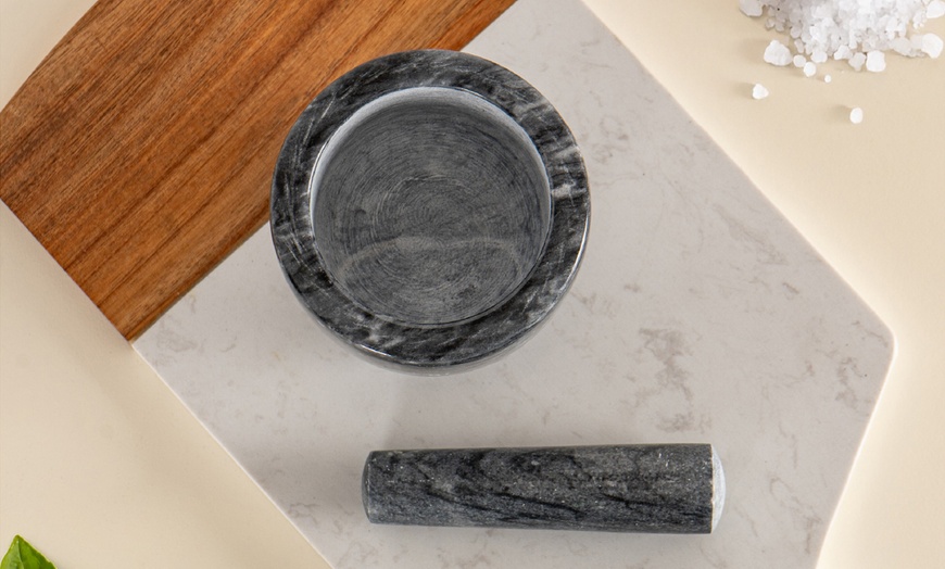 Image 5: Mortaio in marmo con pestello