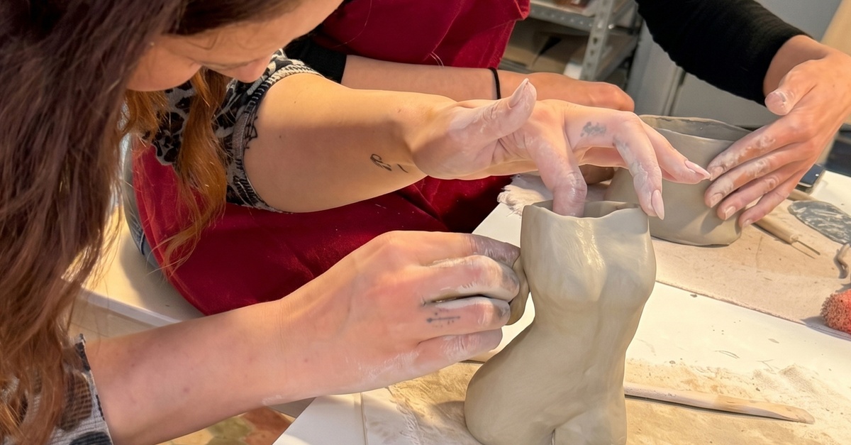 Clase de cerámica de iniciación en Barcelona