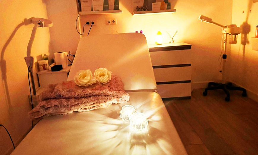 Image 8: Masaje de 45, 60 o 90 minutos, o paquete de dos sesiones de 60 minutos