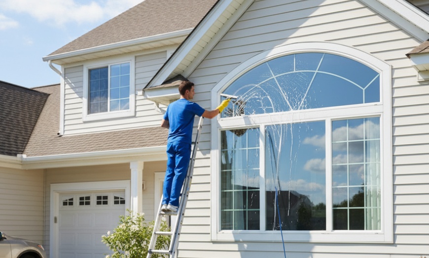 Image 1: Fensterreinigung für bis zu 30 Fenster in der Größe nach Wahl
