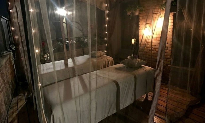 Image 2: Couples Wellness Package: Swedish Massage, Aromatherapy & Facial
