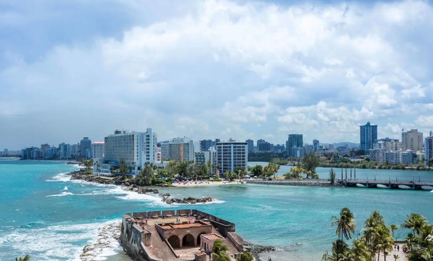 Image 9: ✈ 4-Day Puerto Rico Vacation at Caribe Hilton w/ Air & F&B Credit