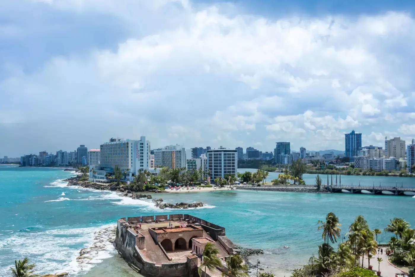 ✈ 4-Day Puerto Rico Vacation at Caribe Hilton w/ Air & F&B Credit