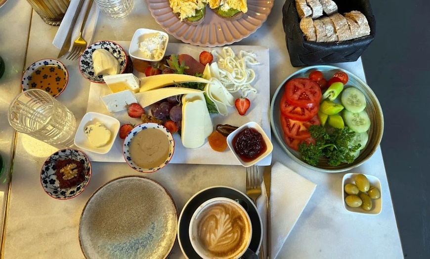 Image 3: Köstliche Burger nach Wahl inklusive Pommes frites für 1-4 Personen