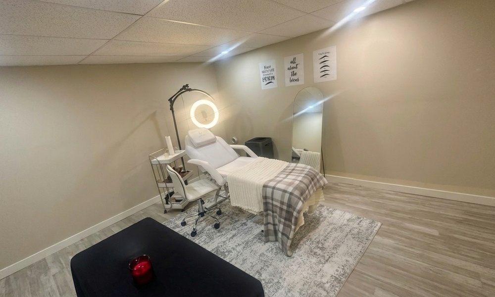 Enhance with One Full Set of Classic or Volume Eyelash Extensions w/ Optional One Touch-Up Session(Up to 44%Off)