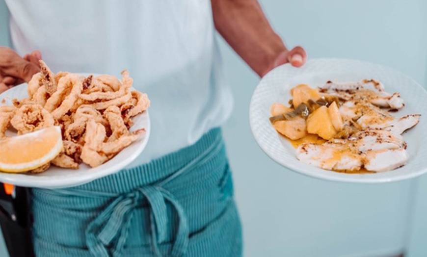 Image 11: Del mar a la mesa: menú de pescaíto malagueño para 2 o 4 personas