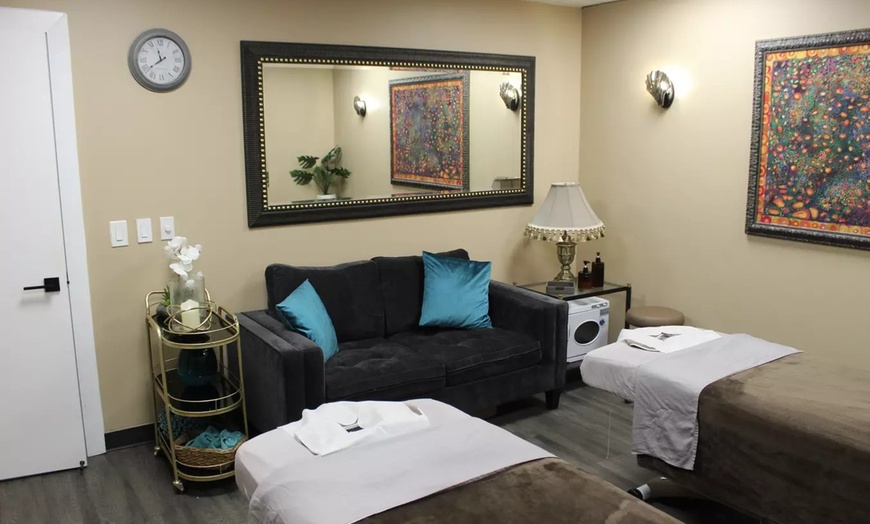 Image 5: One or Couples 120-Min Relaxation Package